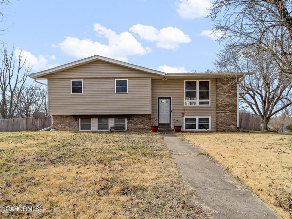 705 KEVIN DRIVE, Jefferson City, MO 65109