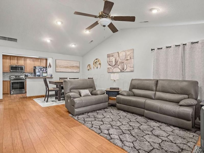 5308 Apple Ridge Place , Westerville, OH 43081 Photo 2