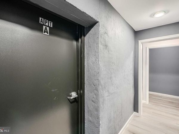 7 S CARROLLTON AVENUE, BALTIMORE, MD 21223