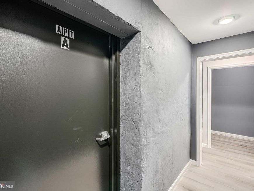 7 S Carrollton Avenue, Baltimore, MD 21223 Main Photo