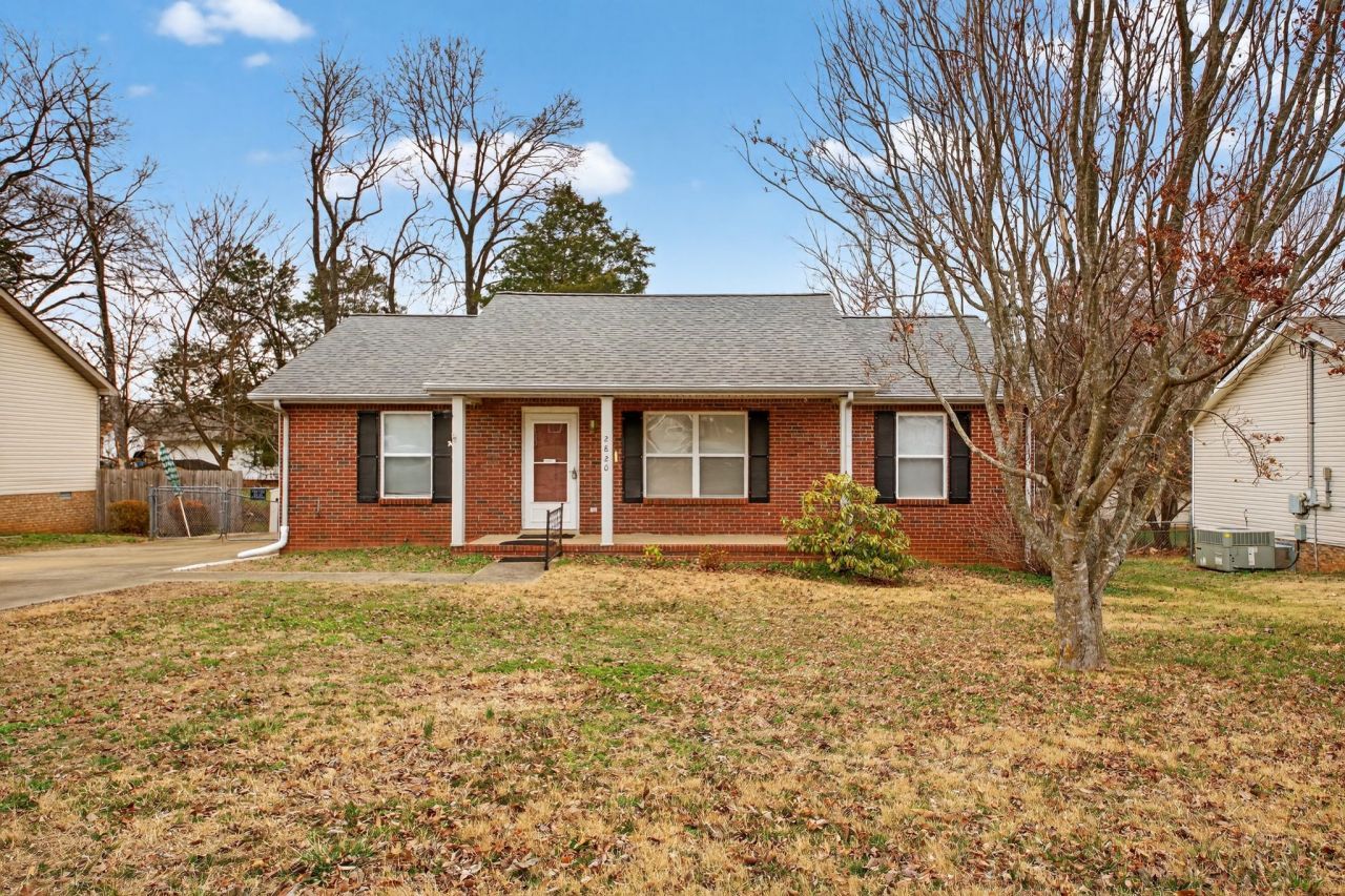 2820 Nat Hoosier Ln, Clarksville, TN 37040 Main Photo