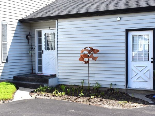 4621 HIGH POINT Drive, Unit 6, Rockford, IL 61114