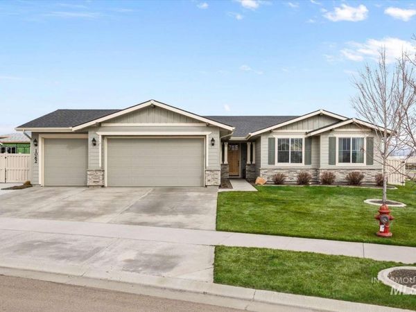 1062 W Six Shooter St, Middleton, ID 83644