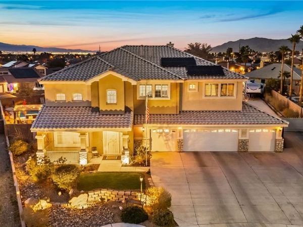 683 Vermeer Street , Las Vegas, NV 89110