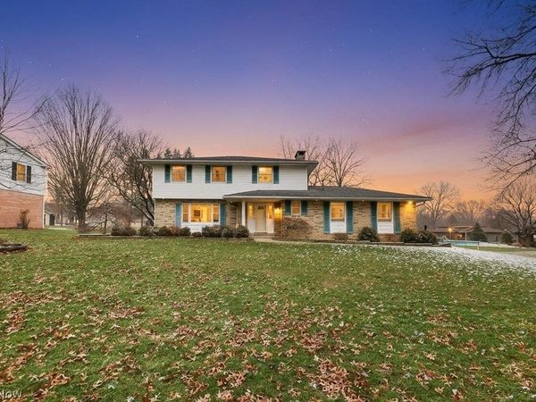 2761 Crompton Street NE, Canton, OH 44721