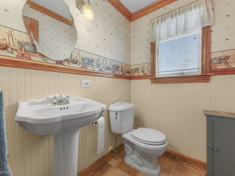 2761 Crompton Street NE, Canton, OH 44721 Photo 6