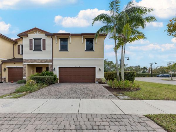 4622 Belgian Lane, Davie, FL 33314