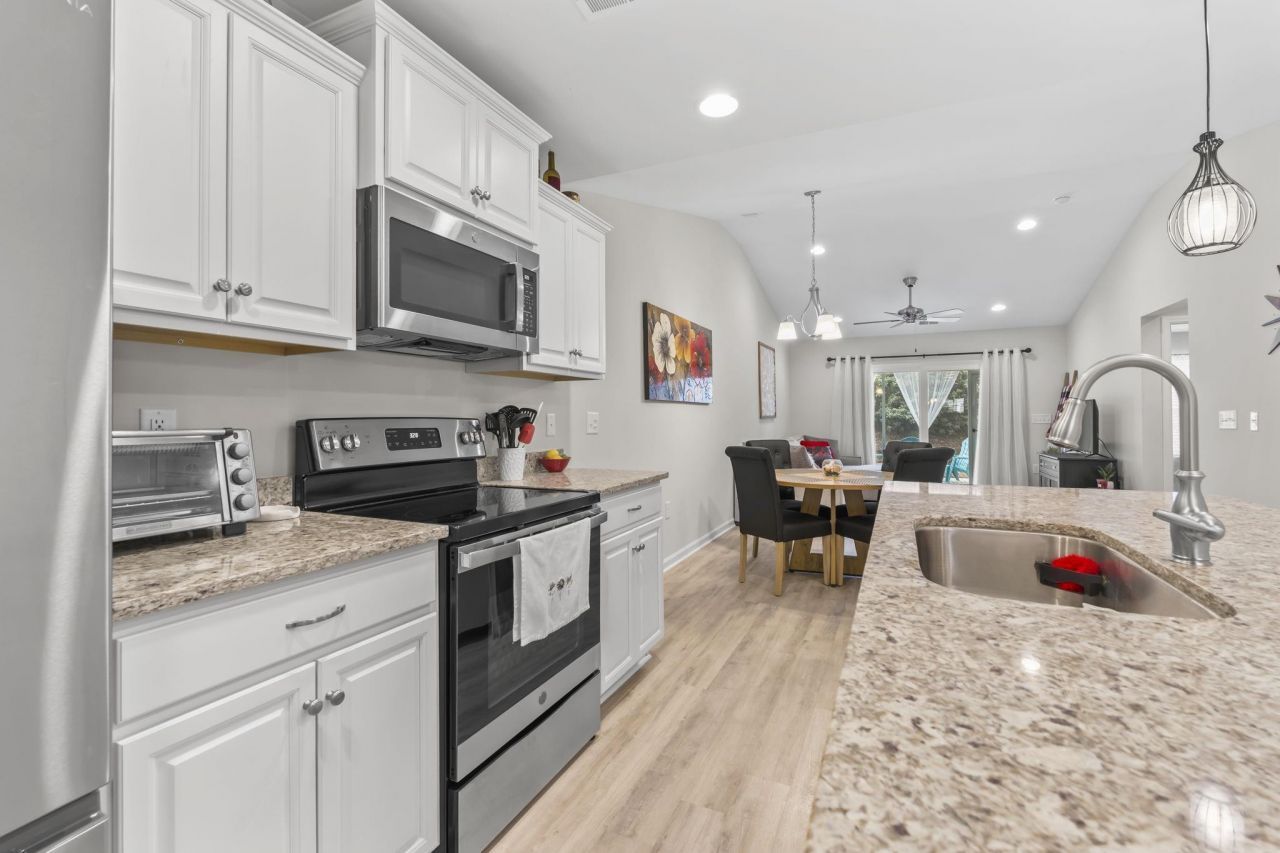 164 Machrie Loop Photo 12