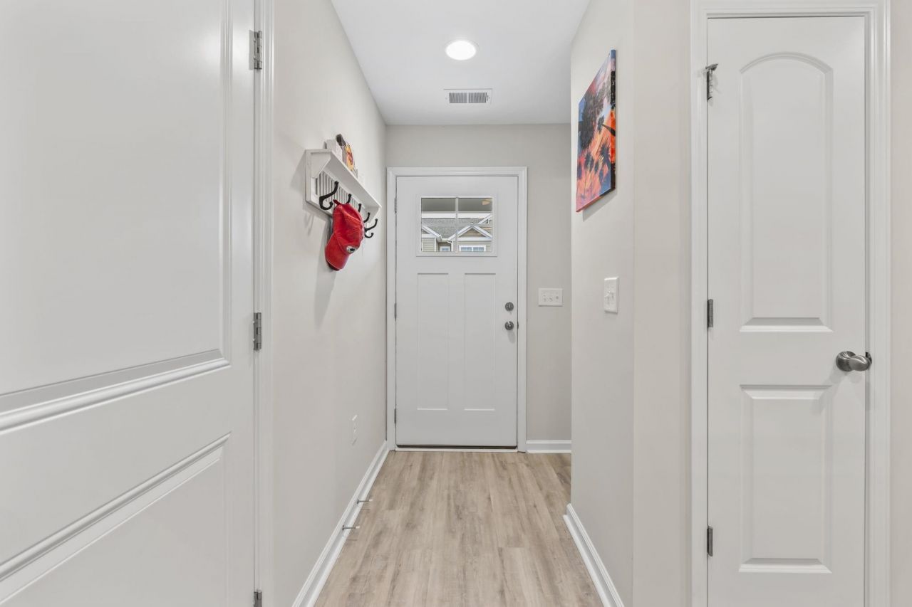 164 Machrie Loop Photo 8