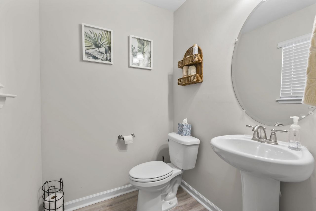 164 Machrie Loop Photo 9