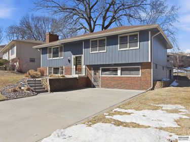 14006 Poppleton Circle, Omaha, NE 68144