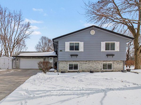 1195 Van Buren Street S, Shakopee, MN 55379