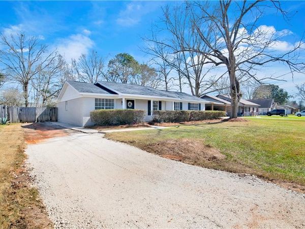 7611 Heaton Drive, Theodore, AL 36582