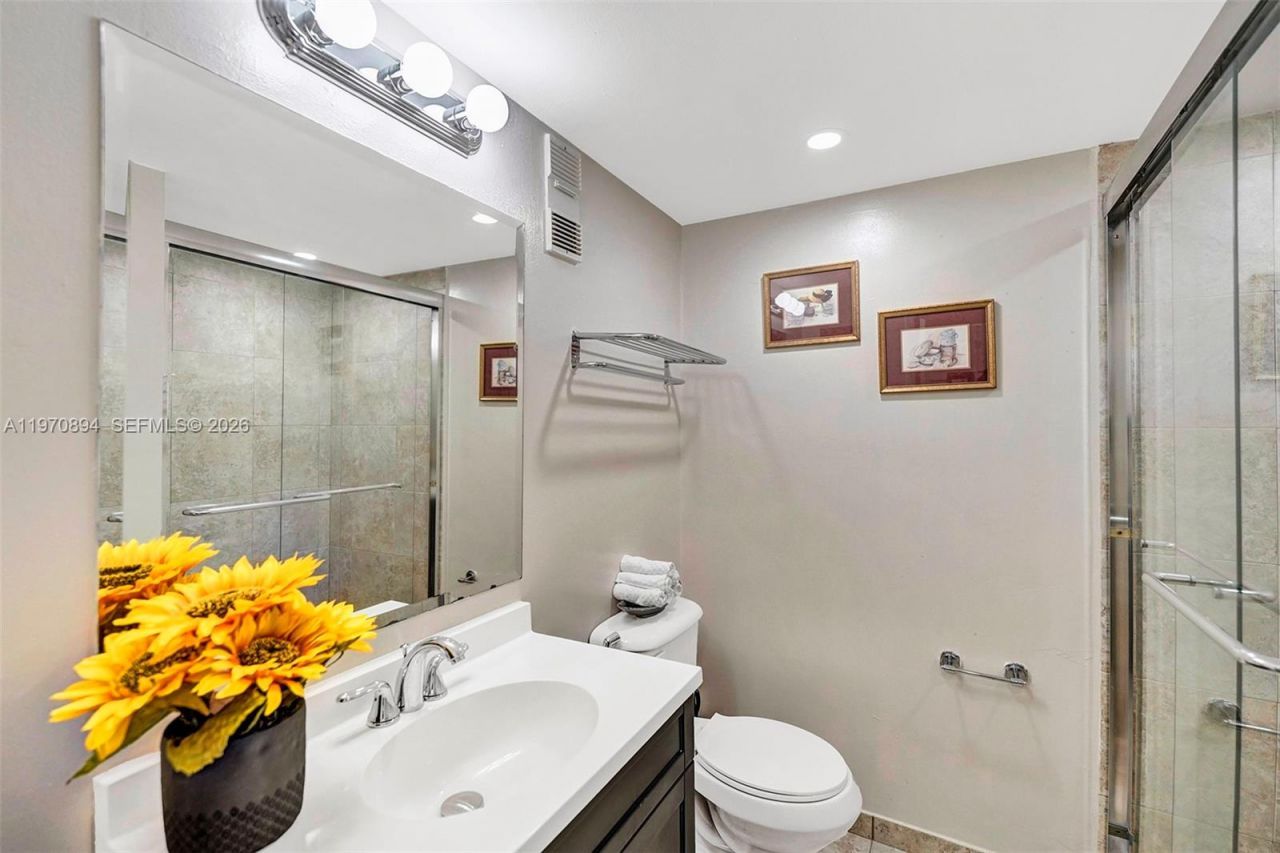 710 Washington Ave , Unit 315, Miami Beach, FL 33139 Photo