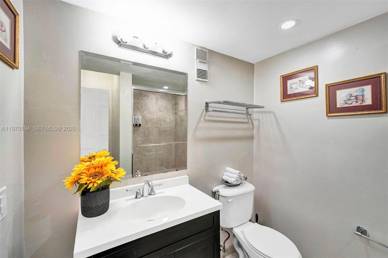 710 Washington Ave , Unit 315, Miami Beach, FL 33139 Photo