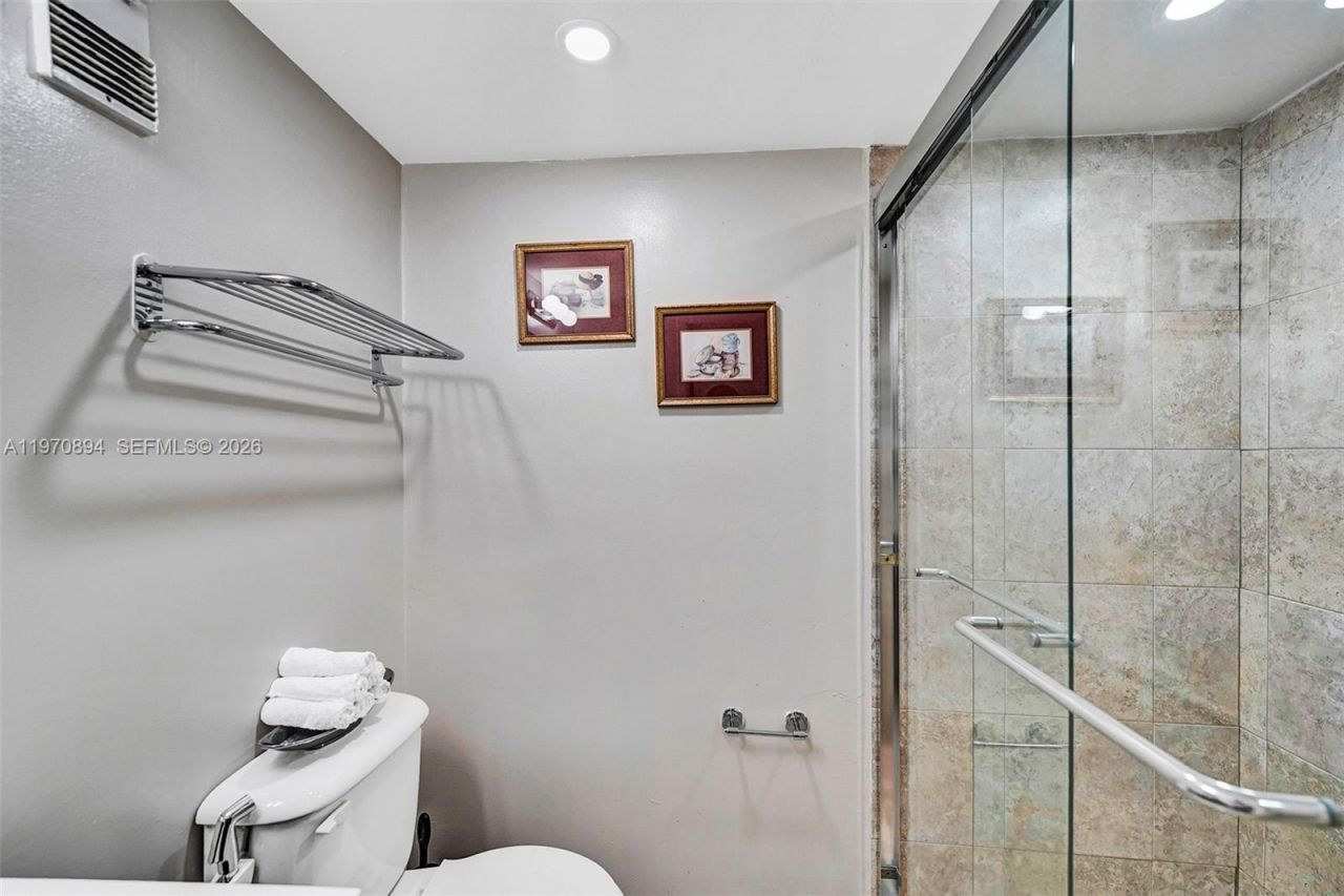 710 Washington Ave , Unit 315, Miami Beach, FL 33139 Photo