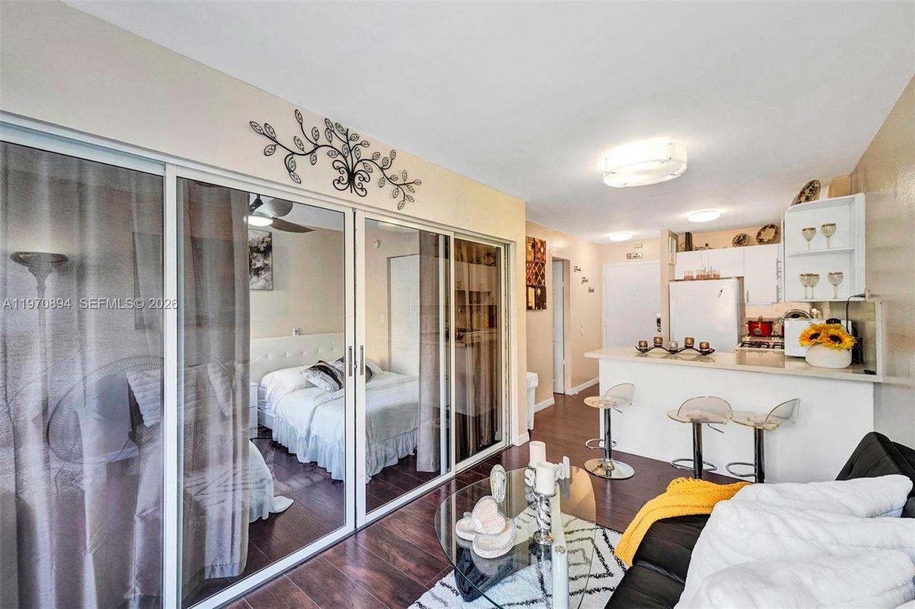 710 Washington Ave , Unit 315, Miami Beach, FL 33139 Photo