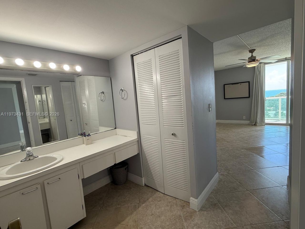 100 Bayview Dr , Unit 610, Sunny Isles Beach, FL 33160 Photo