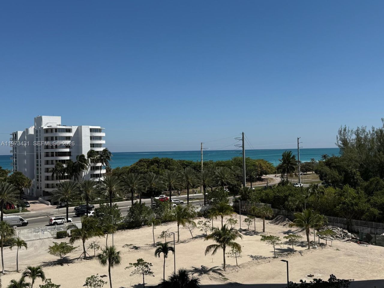 100 Bayview Dr , Unit 610, Sunny Isles Beach, FL 33160 Photo