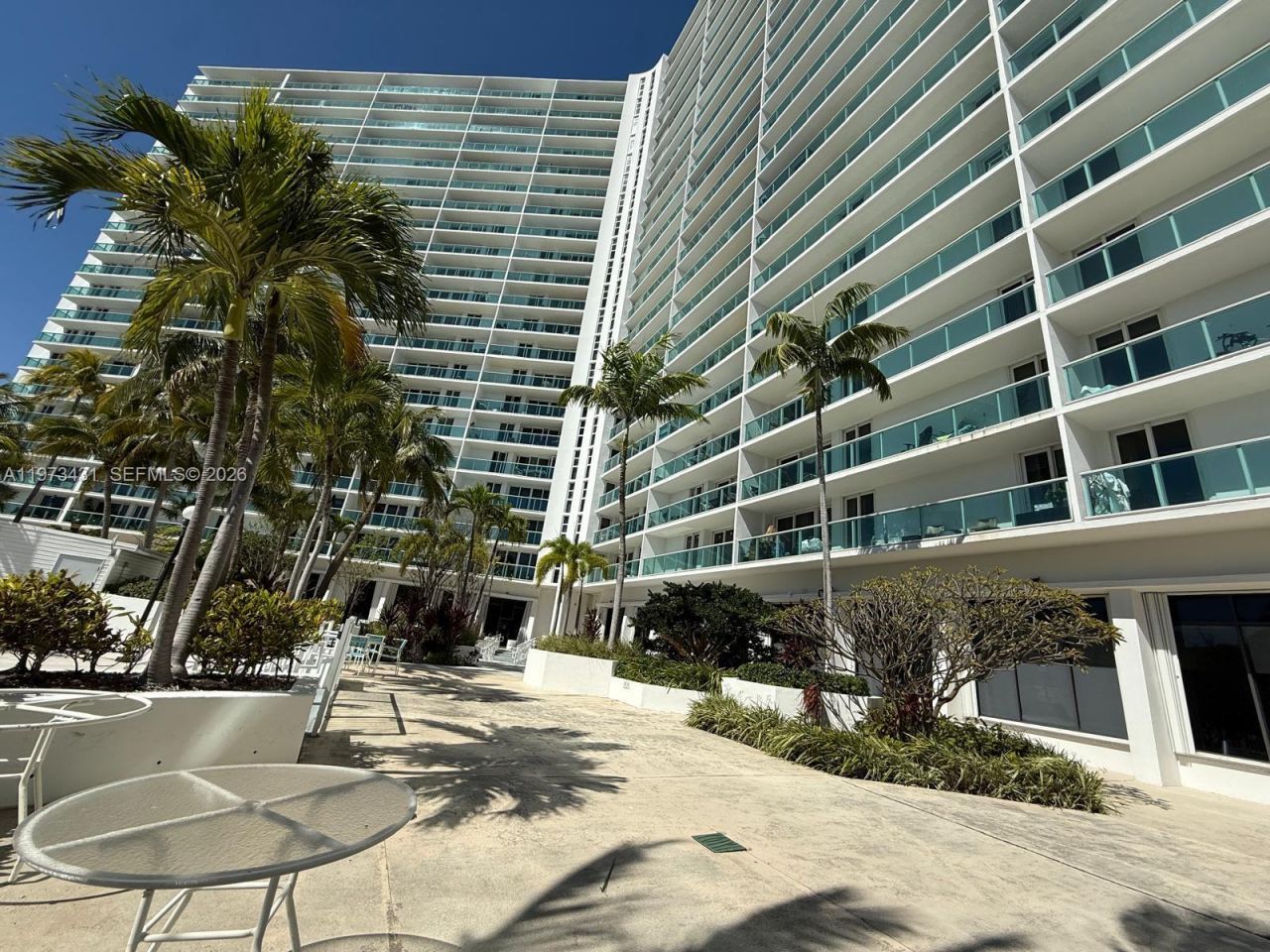 100 Bayview Dr , Unit 610, Sunny Isles Beach, FL 33160 Photo