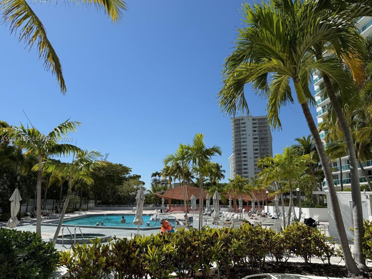 100 Bayview Dr , Unit 610, Sunny Isles Beach, FL 33160 Photo