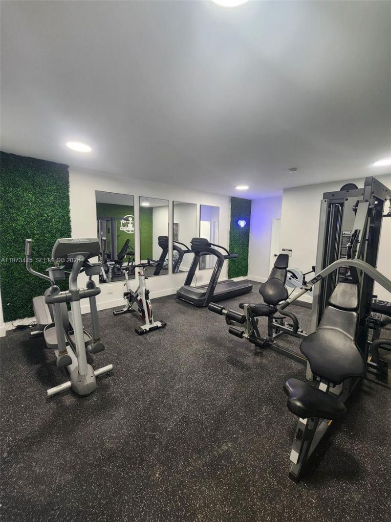 2101 Normandy Dr, Unit 310, Miami Beach, FL 33141 Photo