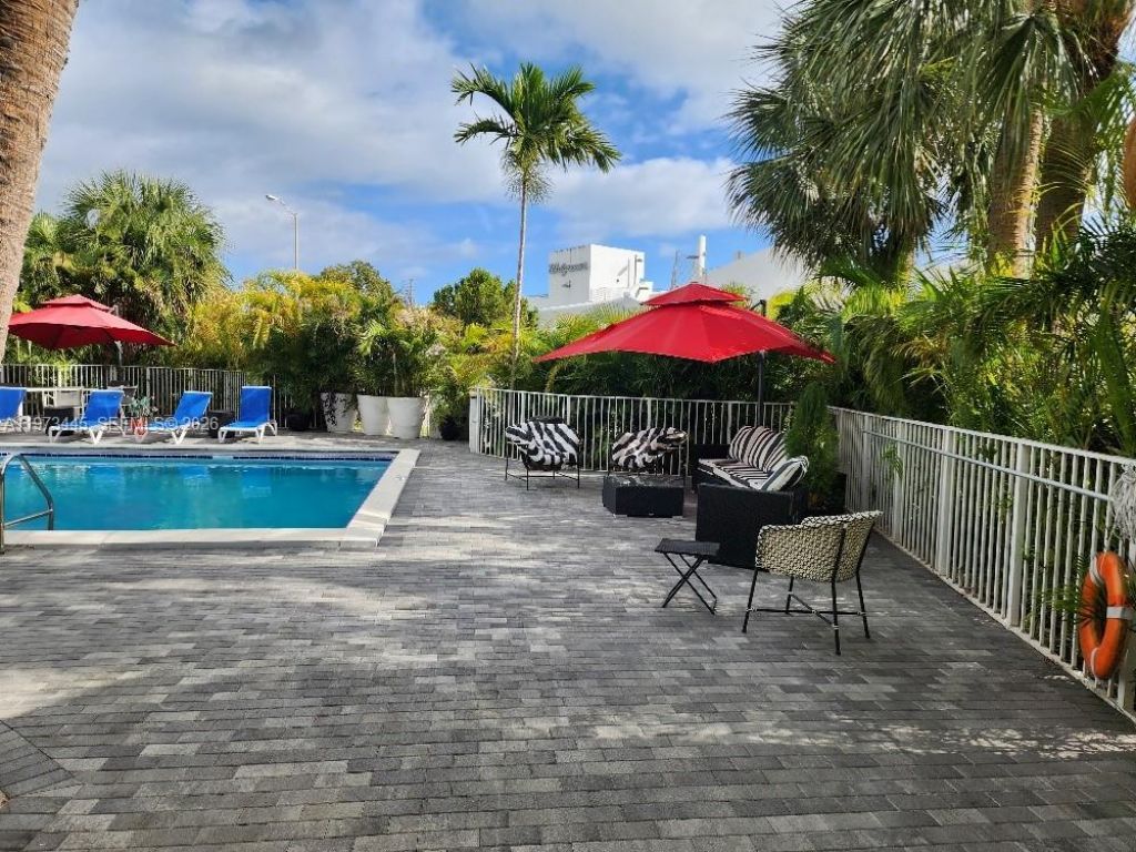 2101 Normandy Dr, Unit 310, Miami Beach, FL 33141 Photo