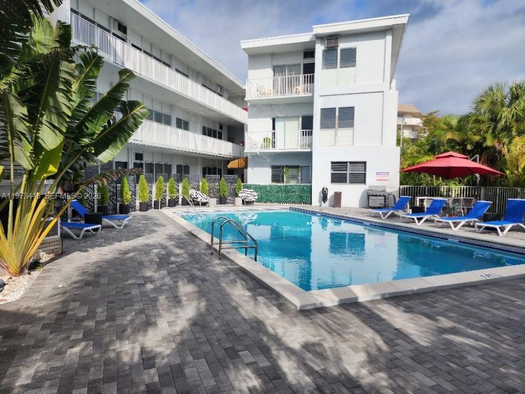 2101 Normandy Dr, Unit 310, Miami Beach, FL 33141 Photo