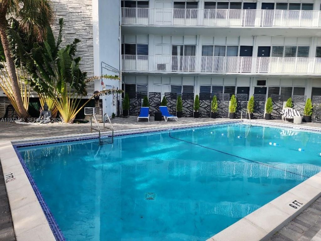 2101 Normandy Dr, Unit 310, Miami Beach, FL 33141 Photo
