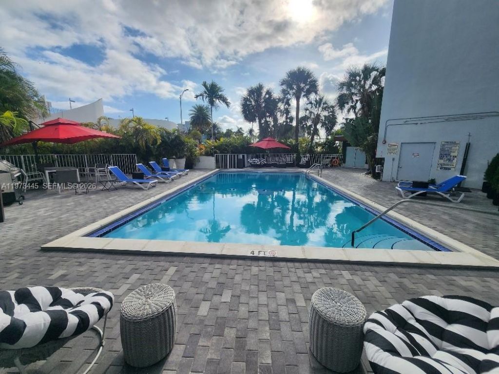 2101 Normandy Dr, Unit 310, Miami Beach, FL 33141 Photo