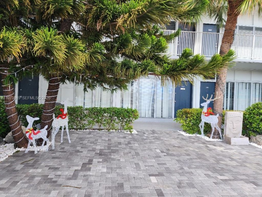 2101 Normandy Dr, Unit 310, Miami Beach, FL 33141 Photo
