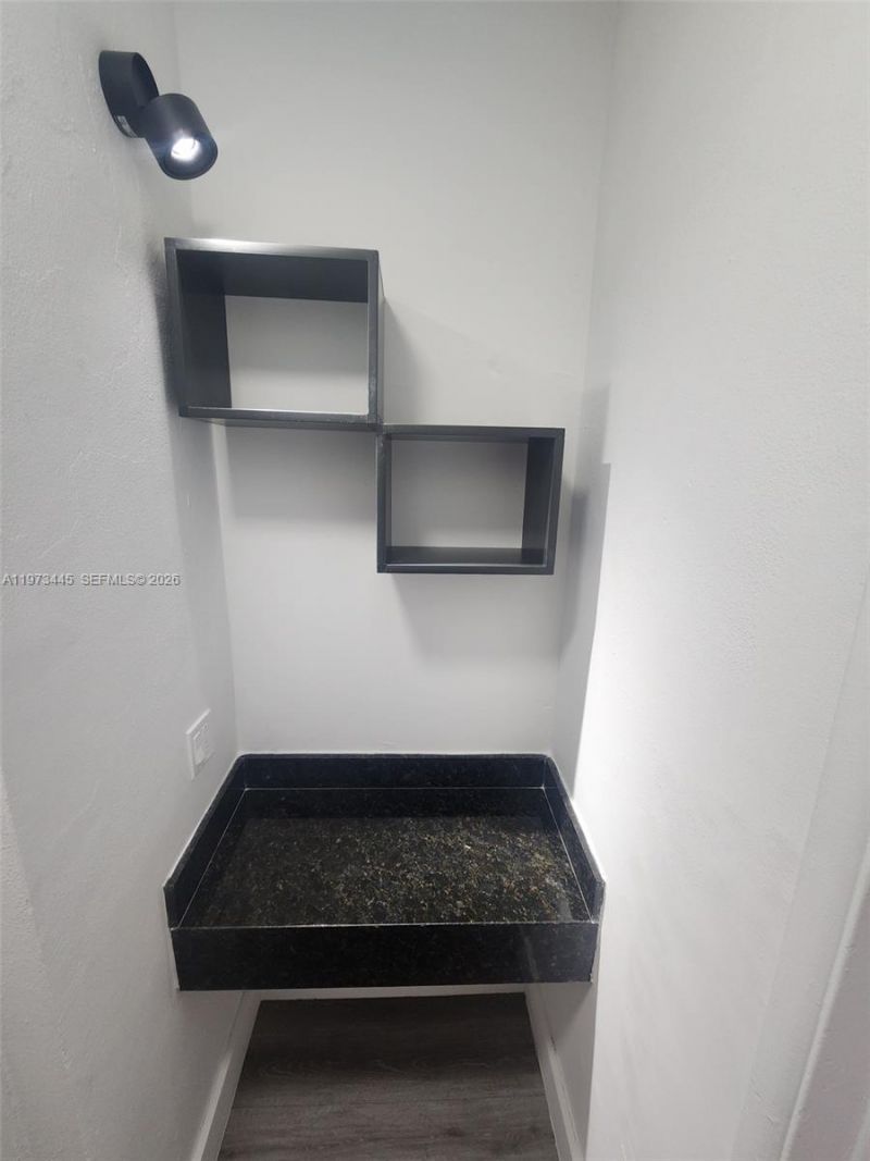 2101 Normandy Dr, Unit 310, Miami Beach, FL 33141 Photo