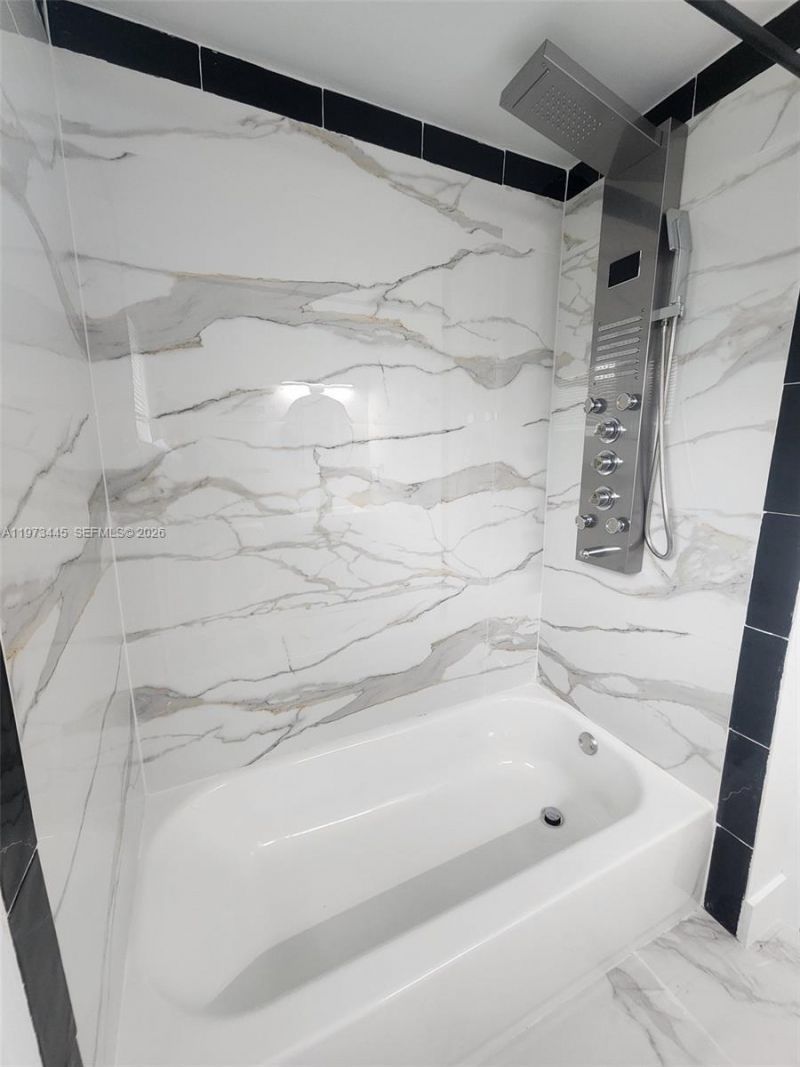 2101 Normandy Dr, Unit 310, Miami Beach, FL 33141 Photo