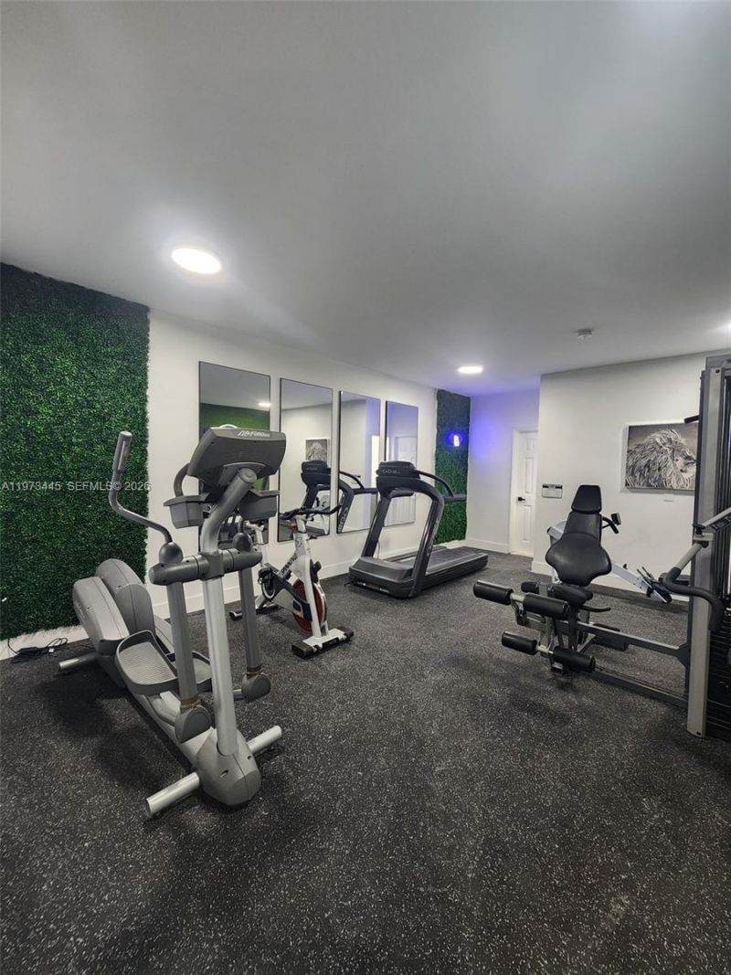2101 Normandy Dr, Unit 310, Miami Beach, FL 33141 Photo