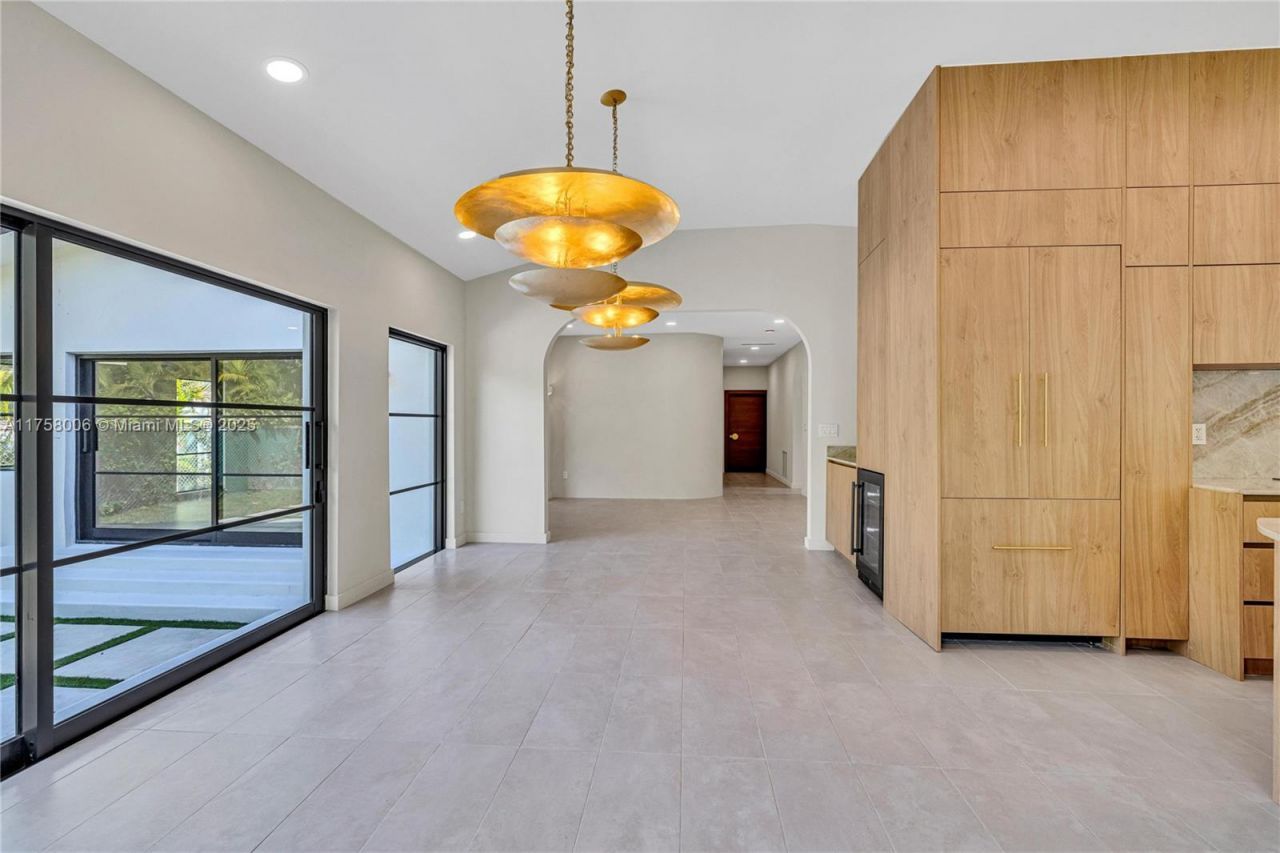 1323 Cleveland Rd , Miami Beach, FL 33141 Photo