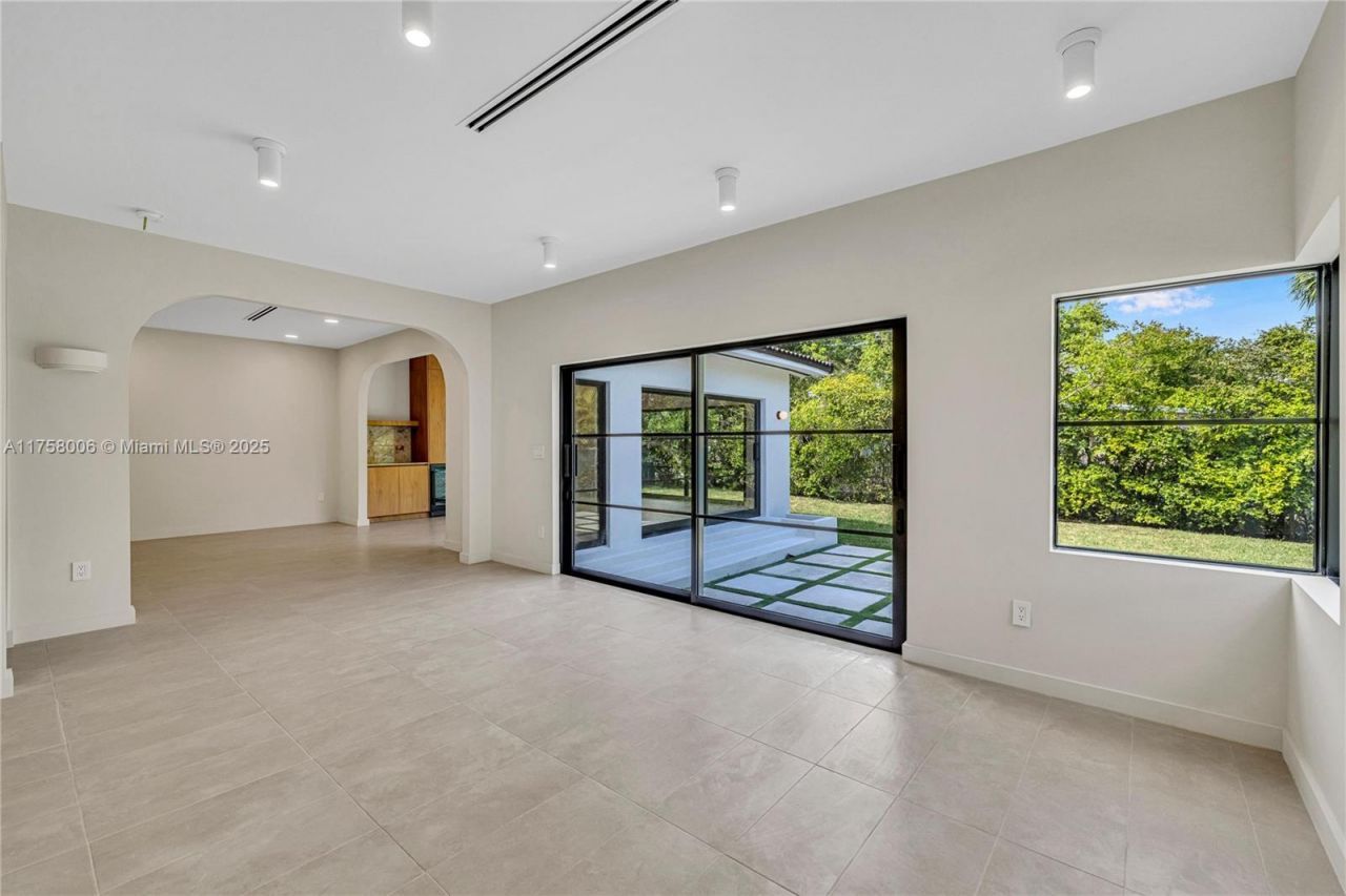 1323 Cleveland Rd , Miami Beach, FL 33141 Photo