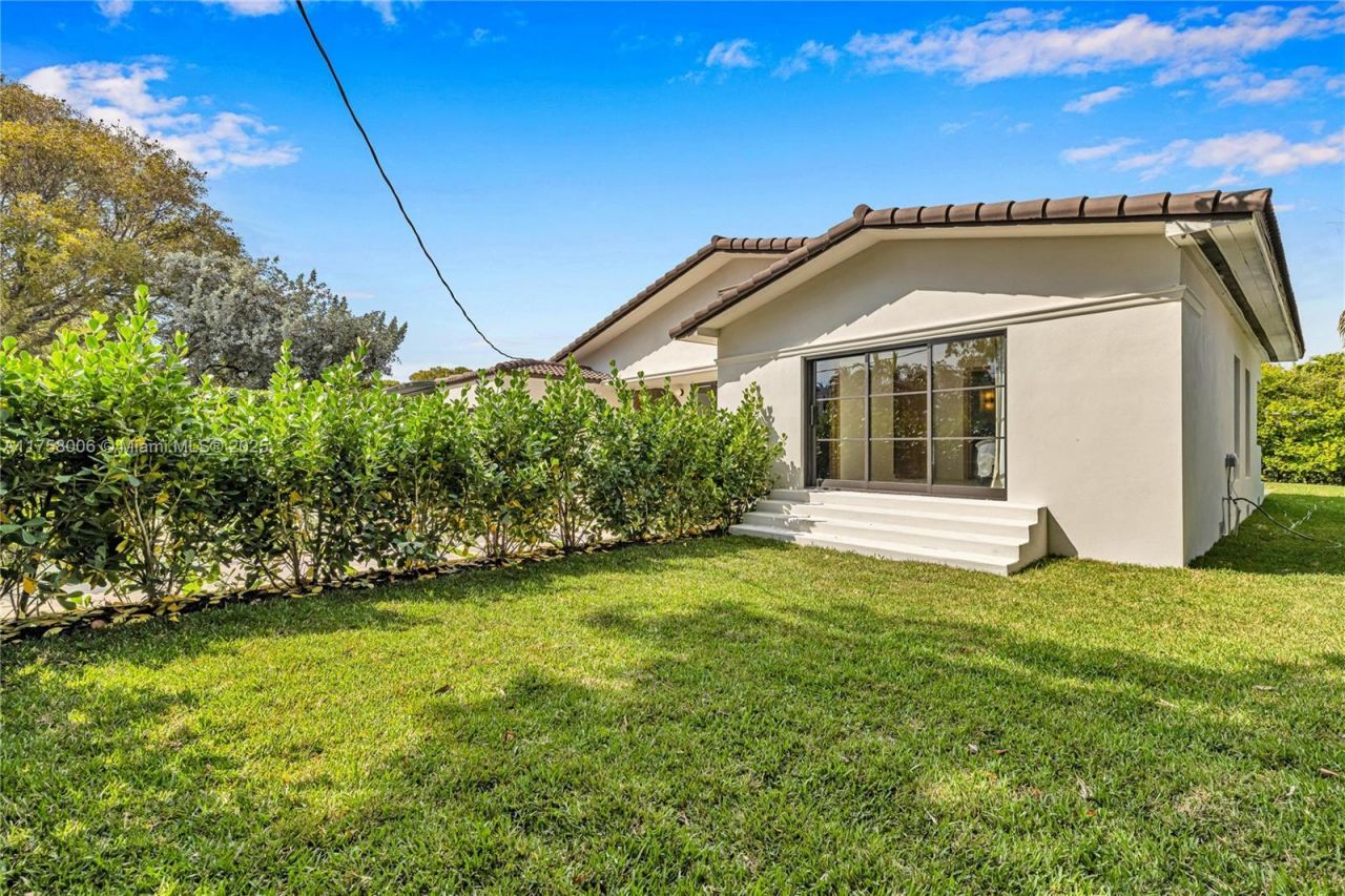 1323 Cleveland Rd , Miami Beach, FL 33141 Photo