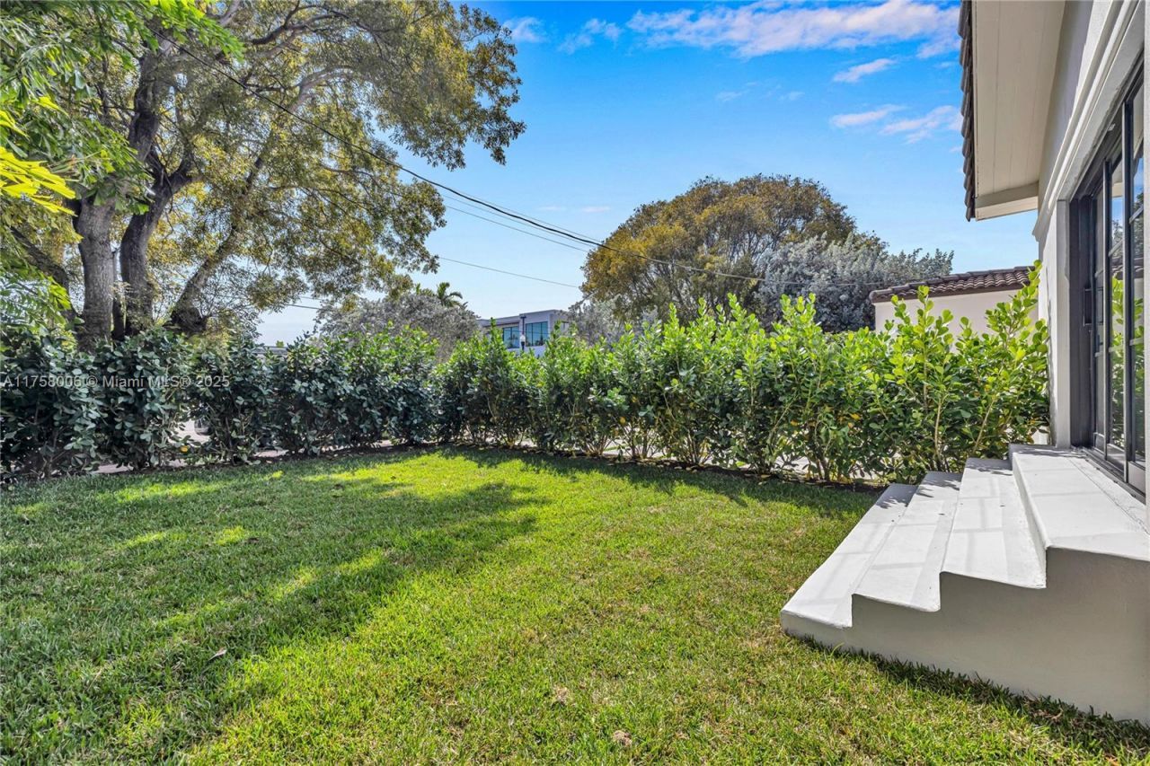 1323 Cleveland Rd , Miami Beach, FL 33141 Photo