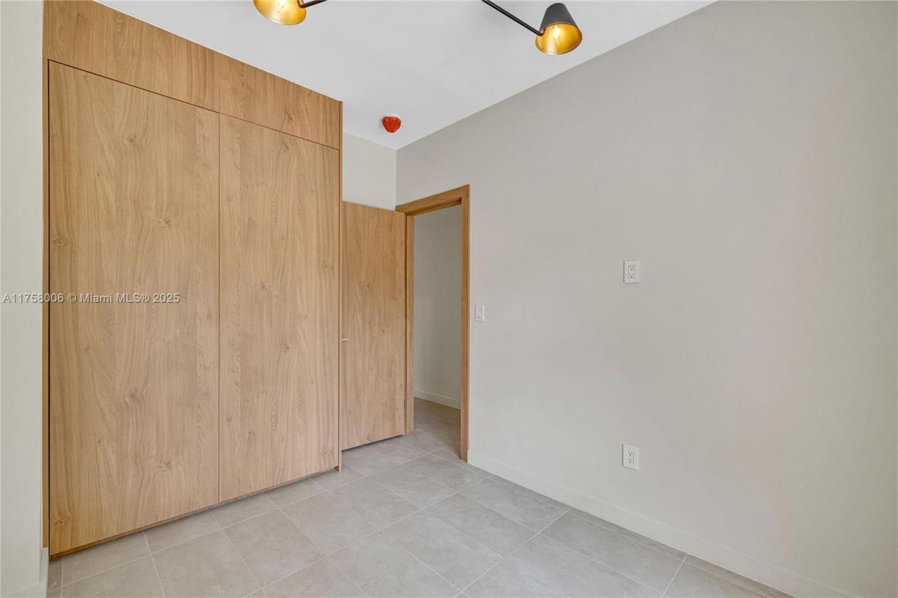 1323 Cleveland Rd , Miami Beach, FL 33141 Photo