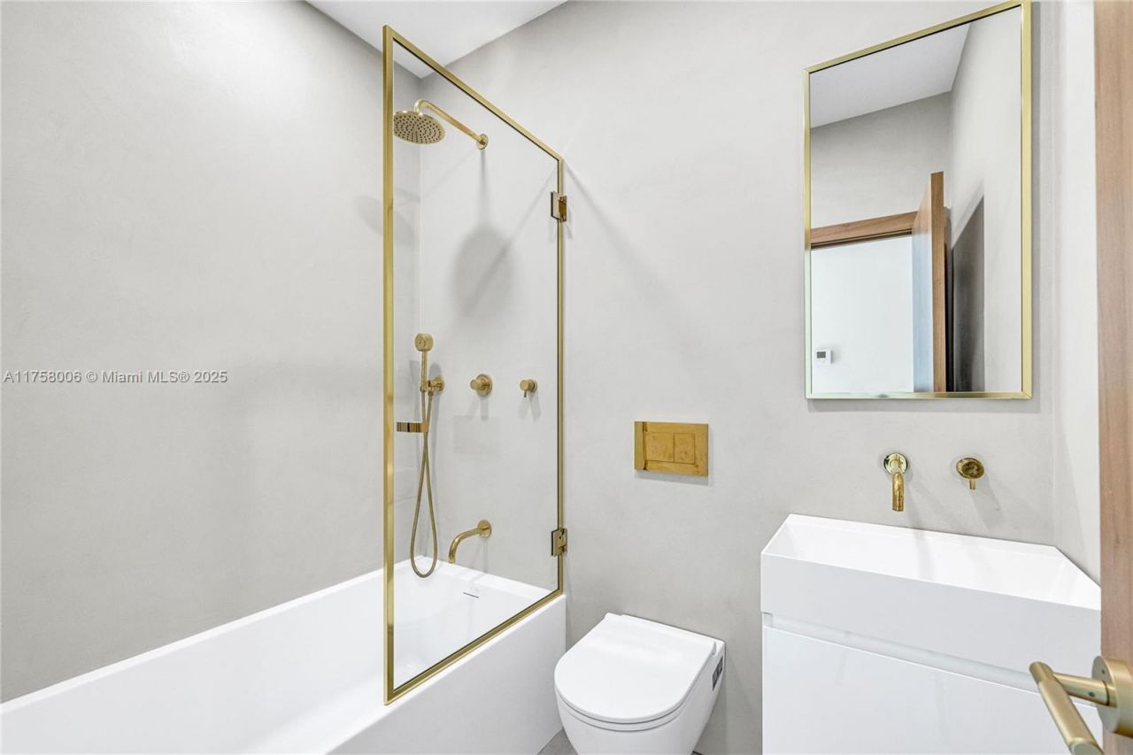 1323 Cleveland Rd , Miami Beach, FL 33141 Photo