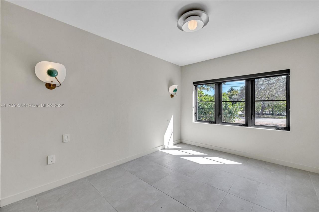 1323 Cleveland Rd , Miami Beach, FL 33141 Photo