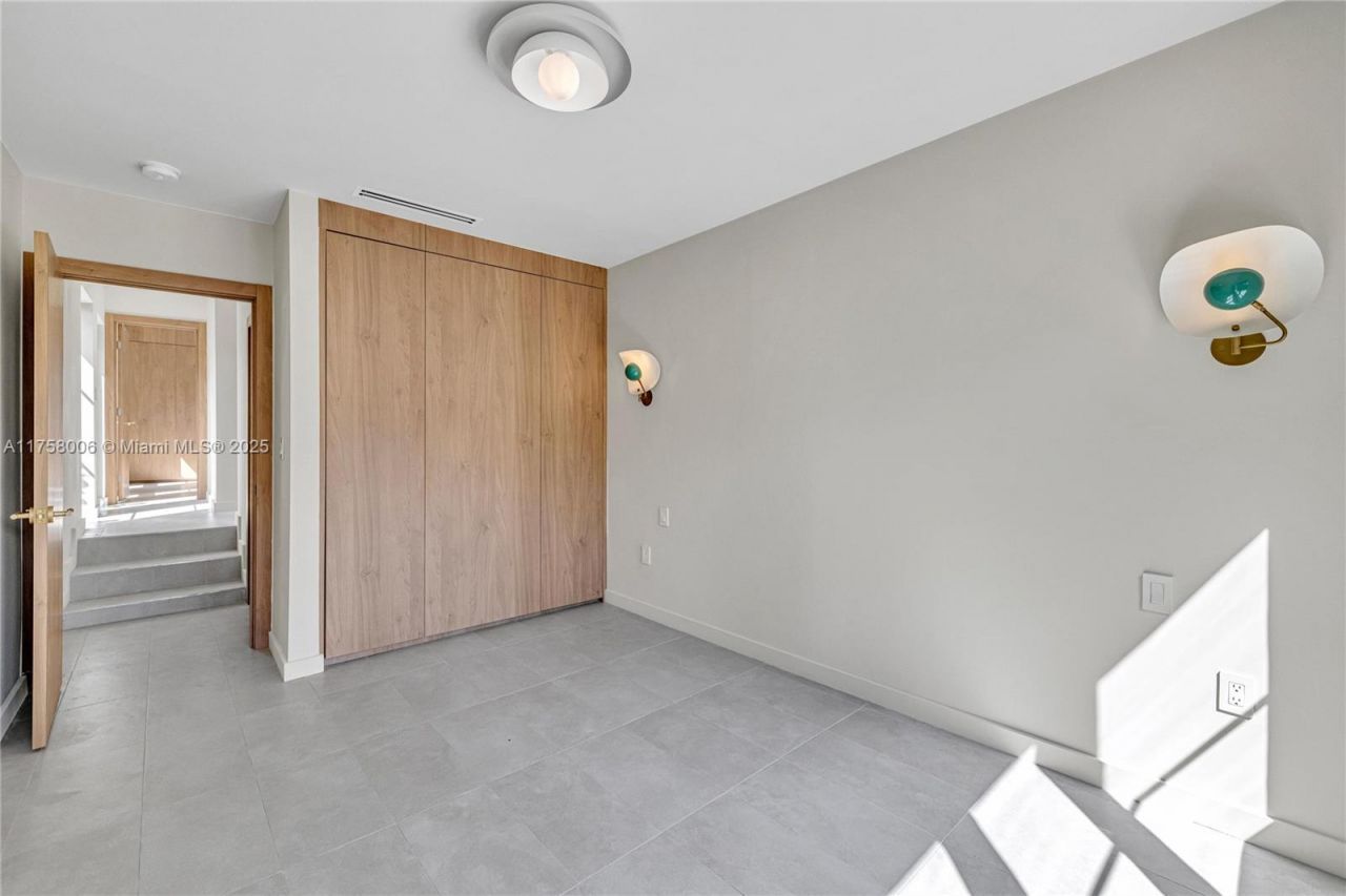 1323 Cleveland Rd , Miami Beach, FL 33141 Photo