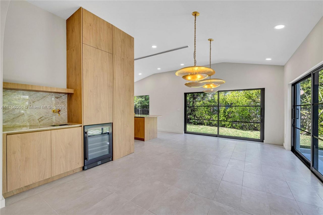 1323 Cleveland Rd , Miami Beach, FL 33141 Photo