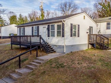 442 W King St, Bedford, VA 24523