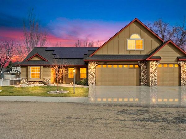 1880 W Kelly Creek Drive, Meridian, ID 83646