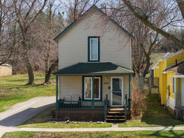 1035 Emmet Street, Petoskey, MI 49770