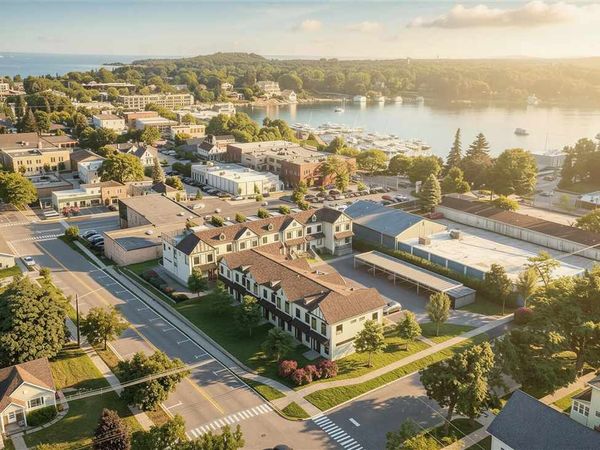 11 Uptown Lane, Unit 11, Charlevoix, MI 49720