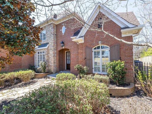 2793 BAYHILL WOODS DR, Collierville, TN 38017