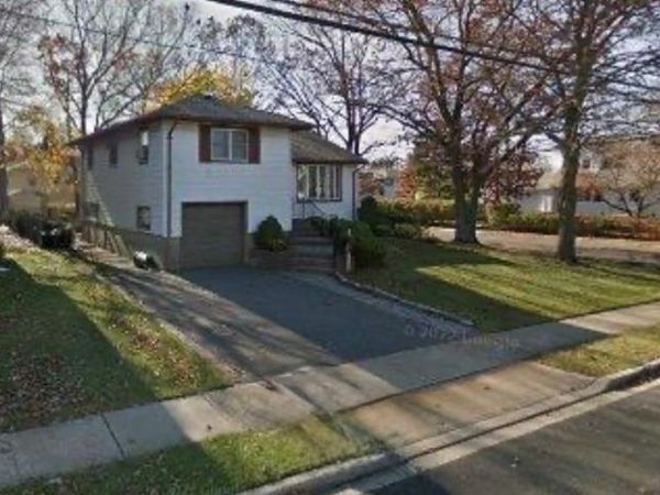 164 N Pine Street , Massapequa, NY 11758
