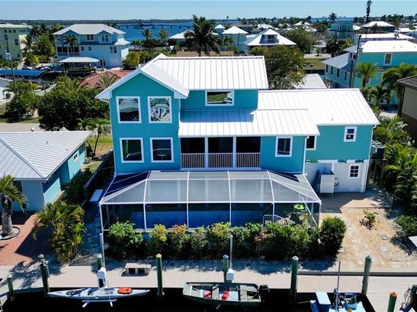 2702 Bruce ST , MATLACHA, FL 33993